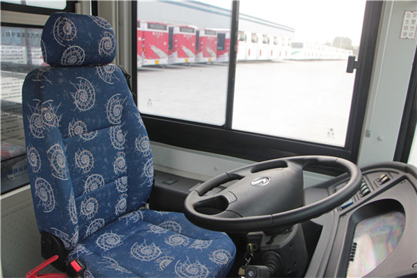 南京金龍NJL6129BEV22公交車（純電動(dòng)24-36座）