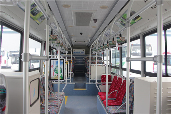 南京金龍NJL6129BEV8公交車（純電動(dòng)24-36座）
