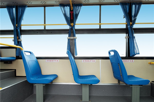 海格KLQ6109GAHEVE5L插電式公交車（柴油/電混動(dòng)國五24-39座）