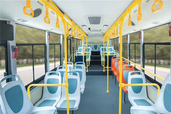 金龍XMQ6106AGCHEVD510插電式公交車（柴油/電混動(dòng)國(guó)五19-40座）