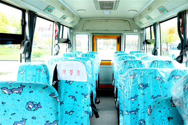 華新HM6598XFD6XN幼兒專用校車（柴油國(guó)六10-19座）