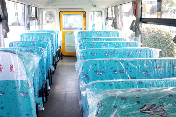 華新HM6700XFD5JS小學(xué)生專用校車（柴油國五30-37座）