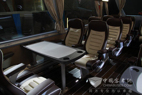 2009歐洲客車博覽會展車在乘座舒適性上大做文章——未必比動(dòng)車差