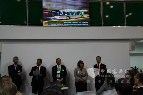2009歐洲客車博覽會上年度新聞活動，企業(yè)管理者與大眾見個面，溝通交流