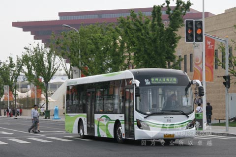 世博園區(qū)運(yùn)營(yíng)的裝載ZF產(chǎn)品的新能源客車