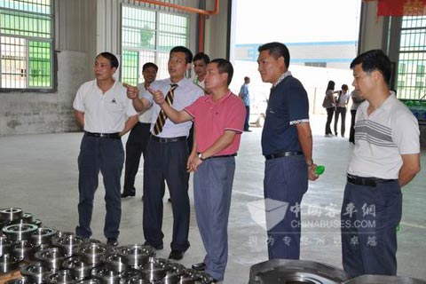浙江省城市公交協(xié)會(huì)理事參觀華越工廠