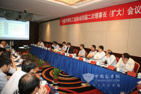 中國內(nèi)燃機(jī)工業(yè)協(xié)會(huì)四屆二次理事長(擴(kuò)大)會(huì)議現(xiàn)場