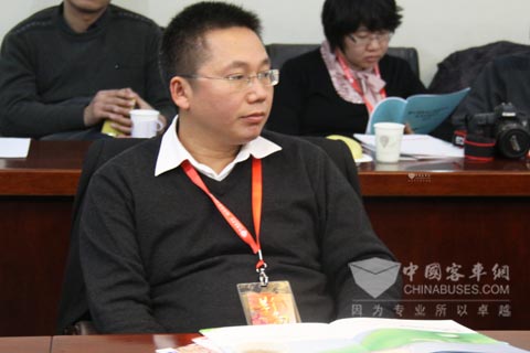 比澤爾銷售總監(jiān)陳道江參加影響中國客車業(yè)系列活動